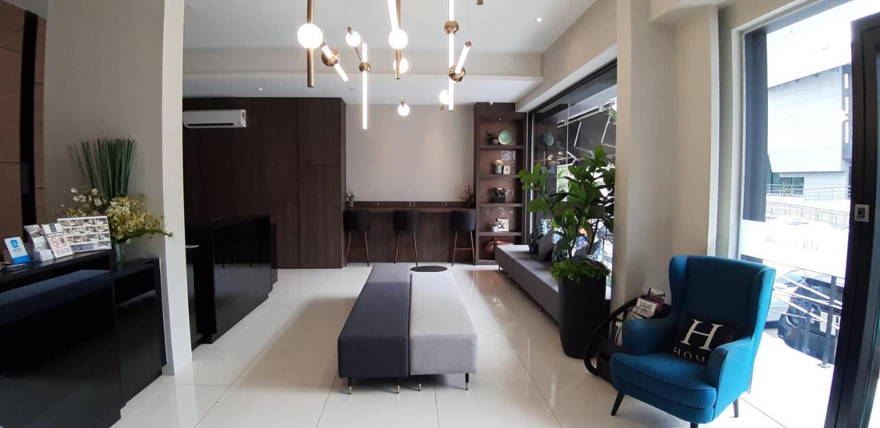 The Square Hotel Skudai Eksteriør bilde